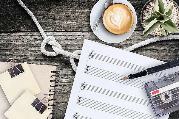 포토 JPG 해외이미지 디자인 종이 커피 음악 백그라운드 음표 노래 열쇠 바닥 선인장 사람없음 목재 펜 파티 쪽지 소리 장비 수확 기구 카세트테이프 바 피아노 심볼 직원 측정 분수 복고 디스코 오디오 테이프 찢어짐 시트 스테레오 오케스트라 시위 구식 라떼 멜로디 뮤지컬 오페라 작곡가 회복 해외202004 해외포토 나무 식물 기호 음료 컨셉 농업 재료 모션 문화예술 문구용품 이벤트 전자제품 필기구 음악가 춤 악단 건반악기 파일형식 이미지허브