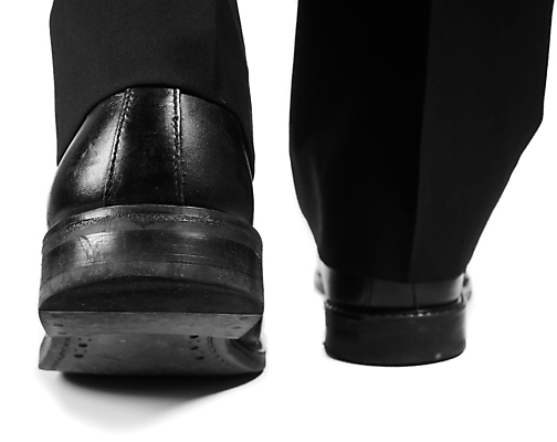 포토 JPG 해외이미지 1 커플 남자 백그라운드 신발 컨셉 패턴 비즈니스 부츠 사람 정장 사람없음 검은색 흰색 비즈니스맨 쌍 고급 떨어짐 언론 고립 떠남 양발 옛날 중고 유일 해외202004 해외포토 옷 컬러 무늬 관계 모션 직장인 파일형식 이미지허브