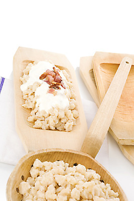 포토 JPG 해외이미지 전통 접시 유럽 음식 백그라운드 치즈 감자 파슬리 건강 요리 사람없음 목재 가로 갈색 수확 흰색 양 맛 슛 지역 베이컨 고립 전국 해외202004 해외포토 나무 식기 나라 컬러 컨셉 농업 채소 재료 포유류 유제품 돼지고기 파일형식 이미지허브