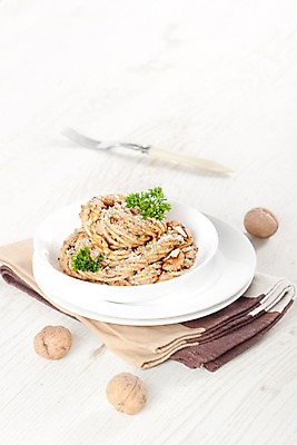 포토 JPG 해외이미지 접시 음식 백그라운드 포크 다이어트 채소 재료 치즈 파스타 파슬리 건강 마늘 스파게티 요리 사람없음 빨간색 식당 식사 저녁식사 이탈리아 샐러드 견과류 흰색 신선 맛 지중해 먹기 허브 크림 올리브 호두 레시피 버터 내추럴 점심식사 입가심 채식주의자 펜네 해외202004 해외포토 식물 식기 열매 유럽 바다 컬러 컨셉 모션 유제품 서양음식 상점 채식 파일형식 이미지허브