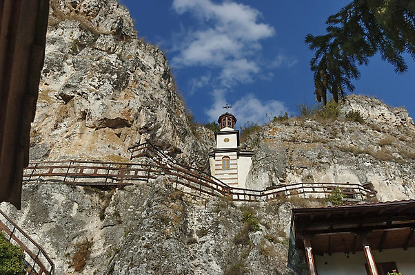 포토 JPG 해외이미지 나무 구름 꽃 종교 문화 벽 조각 여행 십자가 건축양식 하늘 주택 미술 사람없음 건물 울타리 교회 마을 바위 역사 닫기 심볼 그림 대문 수도원 불가리아 신앙심 회랑 해외202004 해외포토 자연요소 식물 건축물 건축 종교건축 모션 문화예술 담장 문 돌_바위 복도 파일형식 남유럽 이미지허브