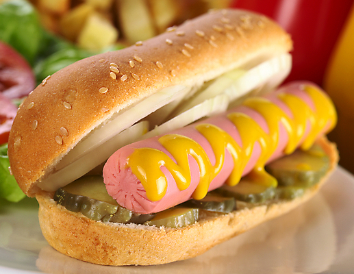 포토 JPG 해외이미지 빵 양파 실내 사람없음 아웃포커스 소시지 머스터드 피클 핫도그 해외202004 해외포토 음식 채소 패스트푸드 촬영기법 내부 소스_음식 가공식품 절임 파일형식 이미지허브