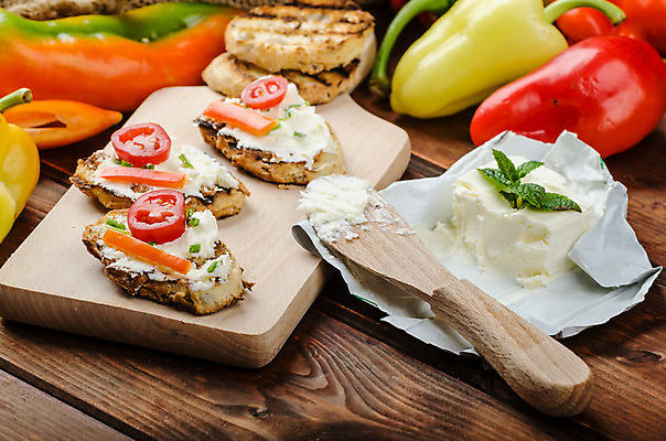 포토 JPG 해외이미지 음식 빵 조각 백그라운드 다이어트 채소 고추 치즈 파슬리 샌드위치 건강 사람없음 초록색 빛 주방 식사 어둠 펼침 우유 흰색 신선 사발 맛 아침식사 바게트 상품 먹기 허브 크림 시골집 부드러움 쪽파 단백질 바이오 해외202004 해외포토 식물 컬러 컨셉 모션 유제품 주택 감각 사기그릇 파 영양소 파일형식 이미지허브