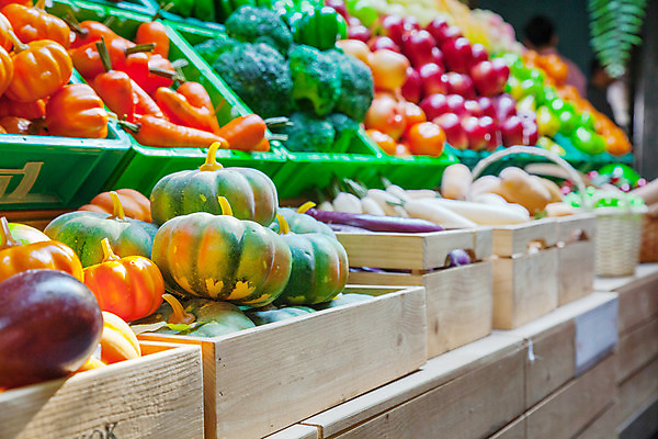 포토 JPG 해외이미지 전통 잡화 음식 채소 과일 포도 선인장 요리 서기 사람없음 빨간색 초록색 컬러풀 노란색 세일 바구니 상점 신선 시장 닫기 맛 구매 사과 멜론 설탕 먹기 레몬 복숭아 자두 무화과 슈퍼마켓 매각 영양소 이국적 줄서기 해외202004 해외포토 식물 컬러 컨셉 모션 쇼핑 파일형식 이미지허브