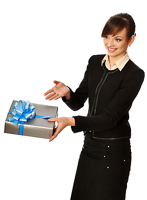 포토 JPG 해외이미지 1 손 여자 리본 종이 얼굴 크리스마스 포장 부분 휴가 선물 한명 사람 이벤트 쇼핑 상자 상점 희망 놀람 회색 축하 인사 잡기 생일 선택 배송 오브젝트 흔들림 활 준비 싱글 주기 개성 패키지 획득 소매 승인 제안 해외202004 해외포토 기념일 감정 컬러 컨셉 모션 표정 신체부위 예절 파일형식 이미지허브