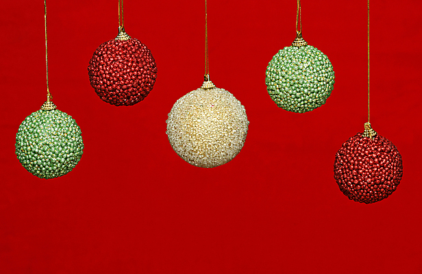 포토 JPG 해외이미지 계절 크리스마스장식 크리스마스 공 휴가 크리스마스카드 매달리기 사람없음 장식 빨간색 초록색 축하 신용카드 황금 여의주 해외202004 해외포토 기념일 컬러 컨셉 모션 카드_감사 금융 파일형식 이미지허브