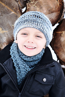 포토 JPG 해외이미지 백인 라이프스타일 남자 행복 어린이 백그라운드 겨울 한명 사람 소년 야외 눕기 목도리 재킷 추위 소년한명만 해외202004 해외포토 서양인 1 잡화 계절 감정 모션 생활 외투 남자한명만 소년만 파일형식 이미지허브