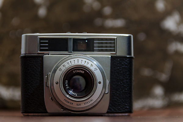 포토 JPG 해외이미지 직업 전통 사람없음 가로 카메라 금속 사진촬영 침묵 장비 수확 골동품 역사 클래식 은색 필름 오브젝트 그림 복고 아날로그 셔터 구식 부정적 옛날 조작 중고 해외202004 해외포토 감정 컬러 컨셉 농업 재질 전자제품 촬영 소리 파일형식 이미지허브