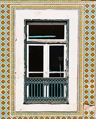 포토 JPG 해외이미지 디자인 유럽 문화 벽 패턴 건축양식 창문 유리 주택 프레임 미술 사람없음 야외 건물 장식 금속 수확 발코니 도시 커튼 도자기 그물 중세 역사 재산 클래식 포르투갈 타일 창살 타운 옛날 철강 풍요 스타일 개조 해외202004 해외포토 건축물 건축 나라 컨셉 무늬 농업 재질 문화예술 금융 파일형식 이미지허브