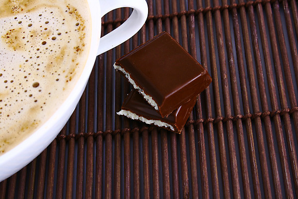 포토 JPG 해외이미지 커피 음료 사람없음 컵 이탈리아 거품 우유 흰색 뜨거움 컵받침 크림 카푸치노 단절 라떼 카페인 해외202004 해외포토 식기 유럽 컬러 유제품 받침대 파일형식 이미지허브