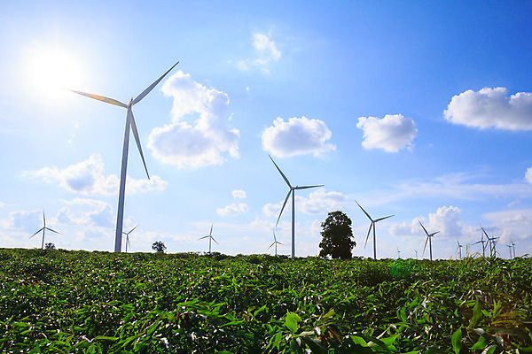 포토 JPG 해외이미지 구름 산업 날개 자연 하늘 바람 사람없음 초록색 파란색 농장 환경 금속 힘 재활용 풍차 발전기 에너지 흰색 행운 칼날 풍력에너지 저녁 프로펠러 유지 돛대 방앗간 해외202004 해외포토 자연요소 컬러 컨셉 농업 재질 날씨 발전소 그린에너지 야간 친환경 생태계 파일형식 이미지허브