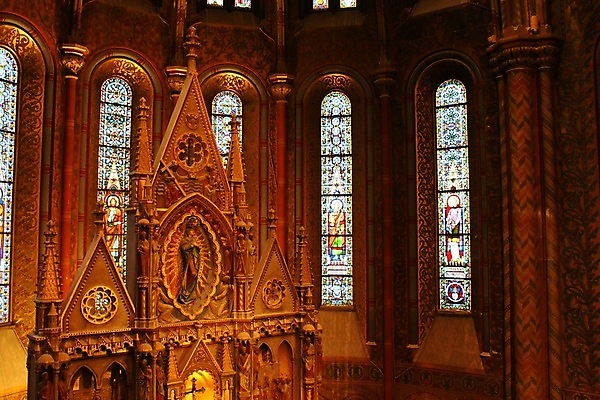 포토 JPG 해외이미지 유럽 종교 안경 전등 사람없음 내부 빛 교회 역사 야간 언덕 헝가리 천연기념물 다뉴브강 부다페스트 해외202004 해외포토 자연요소 잡화 나라 종교건축 조명 건물 동유럽 파일형식 이미지허브