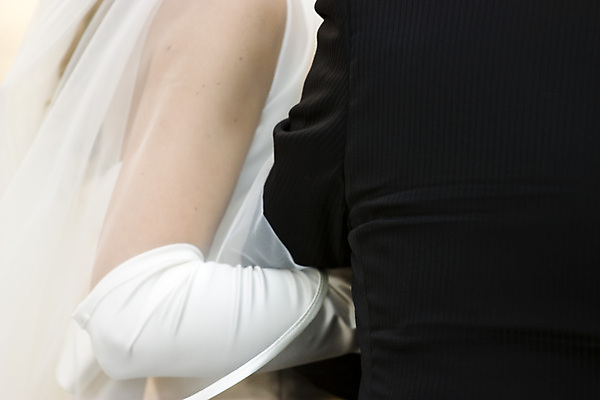 포토 JPG 해외이미지 커플 드레스 여자 꽃 꽃다발 결혼 결혼식 사랑 사람없음 장미 유행 흰색 축하 반지 해외202004 해외포토 식물 옷 감정 컬러 컨셉 장신구 관계 사람 이벤트 파일형식 이미지허브