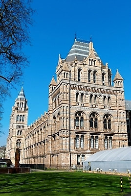 포토 JPG 해외이미지 나무 건축물 디자인 공원 유럽 어린이 건축양식 자연 영국 잉글랜드 주택 사람 사람없음 건물 가로 여름 햇빛 태양 소풍 탑 바위 도시 화려 역사 우아함 신비 수집 전시회 박물관 과거 시티라이프 천연기념물 랜드마크 명승지 옛날 웅장함 스타일 해외202004 해외포토 자연요소 식물 라이프스타일 계절 공공시설 건축 나라 컨셉 풍경 야외활동 전시 돌_바위 생태계 파일형식 이미지허브