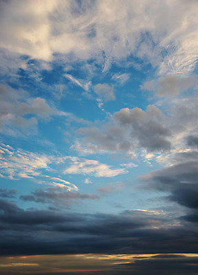 포토 JPG 해외이미지 구름 백그라운드 오렌지 자연 하늘 아침 날씨 풍경 사람없음 세로 여름 파란색 빛 햇빛 노란색 일출 어둠 황혼 일몰 새벽 분위기 저녁 폭풍 천국 폭풍우 수평선 해외202004 해외포토 주간 자연요소 계절 컬러 컨셉 과일 태양 노을 비_날씨 야간 자연재해 생태계 파일형식 이미지허브