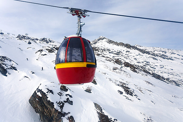 포토 JPG 해외이미지 계절 스포츠 여행 겨울 자동차 자연 하늘 휴가 스키 산 파노라마 풍경 경사 사람없음 파란색 빛 태양 맑음 얼음 추위 흰색 오스트리아 고도 언덕 휴양지 빙하 서리 알프스 리프트 절정 눈내림 해외202004 해외포토 자연요소 유럽 육상교통 컬러 날씨 겨울스포츠 눈_날씨 촬영기법 장소 생태계 파일형식 이미지허브