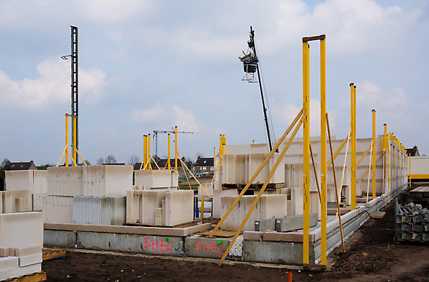 포토 JPG 해외이미지 외관 건축양식 부동산 벽돌 새로움 주택 사람없음 야외 건물 세일 도시 재산 땅 시멘트 대출 개발 진짜 콘크리트 해외202004 해외포토 건축물 건축 컨셉 금융 파일형식 이미지허브