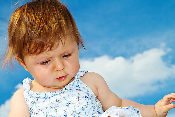 포토 JPG 해외이미지 구름 얼굴 하늘 한명 야외 청춘 표현 아기 주목 해외202004 해외포토 자연요소 1 컨셉 사람 신체부위 파일형식 이미지허브