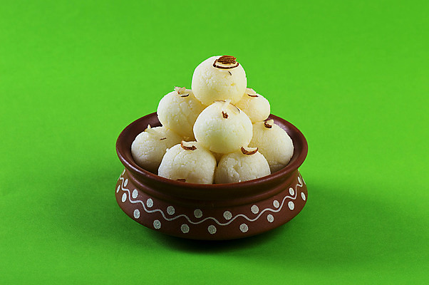 포토 JPG 해외이미지 디저트 사람없음 도자기 원형 사기그릇 인도음식 라스굴라 해외포토 도형 그릇 음식 치즈 동양음식 파일형식 이미지허브