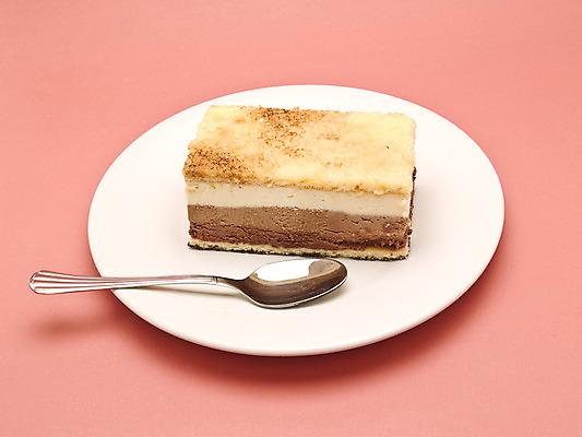 포토 JPG 해외이미지 접시 음식 조각 재료 부분 디저트 건강 요리 사람없음 케이크 주방 초콜릿 식사 저녁식사 흐름 축하 붓기 달콤 맛 상품 유혹 굽기 먹기 기아 컵받침 크림 질감 밀가루 시럽 칼로리 코코아 중독 점심식사 어려움 탄수화물 솔깃 해외202004 해외포토 식기 음료 컨셉 모션 가루 구이 사회이슈 받침대 파일형식 이미지허브