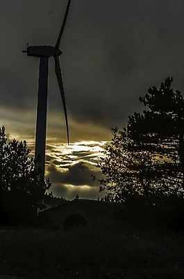 포토 JPG 해외이미지 나무 구름 응시 유럽 자연 하늘 산 주택 그림자 풍경 사람없음 야외 초록색 파란색 빛 컬러풀 환경 계곡 어둠 에너지 흰색 스페인 황금 숲 땅 언덕 내추럴 넘어짐 해외202004 해외포토 자연요소 식물 시선 나라 컬러 모션 건물 생태계 파일형식 이미지허브