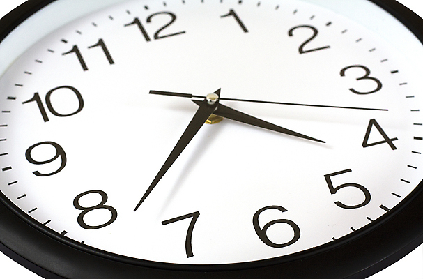 포토 JPG 해외이미지 손 벽 시계 비즈니스 사람없음 숫자 검은색 시간 원형 약속 5 고립 마감 분 압력 해외202004 해외포토 도형 문자 컬러 신체부위 파일형식 이미지허브