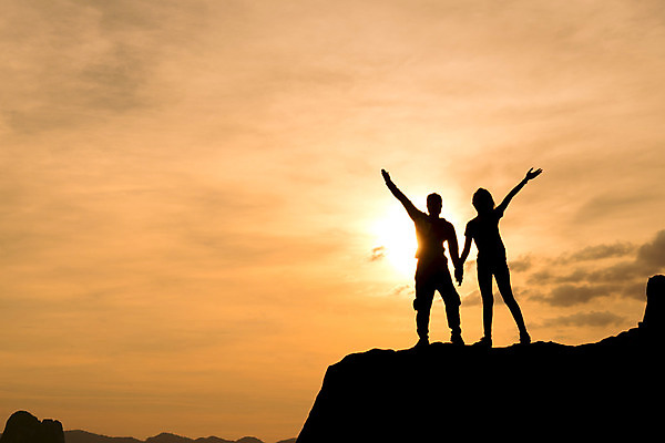 포토 JPG 해외이미지 라이프스타일 행복 실루엣 무기 여행 자연 하늘 성공 산 서기 사람 사람없음 파란색 햇빛 태양 일출 일몰 하이킹 자유 축하 정상 언덕 오르기 승자 절정 해외202004 해외포토 자연요소 감정 컬러 컨셉 모션 레저 촬영기법 생활 노을 생태계 파일형식 이미지허브