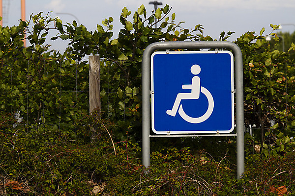 포토 JPG 해외이미지 교통시설 사람없음 컬러풀 건강관리 주차 사인 휠체어 카피스페이스 해외202004 해외포토 컬러 교통 건강 관리 공백 시설 파일형식 이미지허브