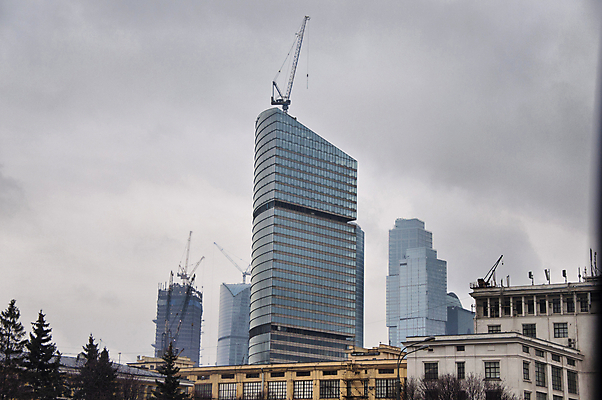 포토 JPG 해외이미지 디자인 외관 산업 비즈니스 건축양식 창문 유리 하늘 미래 새로움 아파트 파노라마 사람없음 야외 건물 금융 도시풍경 사무실 햇빛 반사 탑 고층빌딩 블록 거울 성장 도시 센터 재산 도심 큼 러시아 지역 일반 개발 모스크바 철강 해외202004 해외포토 건축물 건축 유럽 컨셉 재질 주택 촬영기법 풍경 빌딩 경제 태양 크기 파일형식 이미지허브