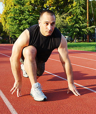 포토 JPG 해외이미지 백인 남자 선 스포츠 포즈 컨셉 밭 신체 성공 근육 건강 한명 사람 야외 세트 달리기 맑음 경기장 공연 도전 결심 예측 연습 시작 준비 위치 달리기선수 땅바닥 선로 전력질주 해외202004 해외포토 서양인 1 농업 스포츠시설 모션 날씨 바닥 이벤트 육상선수 파일형식 이미지허브