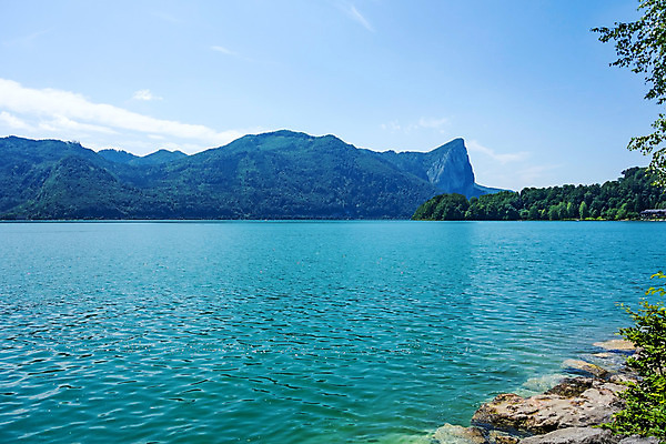 포토 JPG 해외이미지 나무 구름 유럽 호수 자연 하늘 날씨 휴가 산 건강 풍경 경사 사람없음 야외 초록색 물 여름 파란색 반사 환경 수영 침묵 거울 시골 신선 오스트리아 숲 강가 언덕 알프스 장면 강렬 생태학 해외202004 해외포토 자연요소 식물 계절 교육 나라 컬러 강 소리 수상스포츠 생태계 파일형식 이미지허브