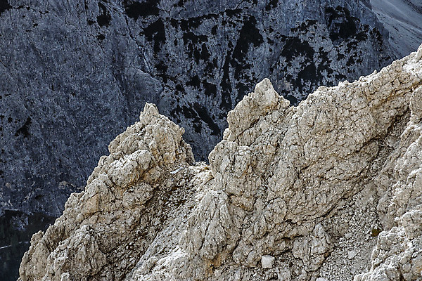 포토 JPG 해외이미지 구름 유럽 얼굴 자연 아침 산 풍경 사람없음 야외 여름 이탈리아 하이킹 가장자리 오솔길 돌산 산등성이 장면 산봉우리 남쪽 내추럴 산악지대 절정 로키산맥 해외202004 해외포토 주간 자연요소 계절 나라 길 레저 신체부위 둘레 방향 생태계 봉우리 파일형식 이미지허브