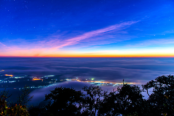 포토 JPG 해외이미지 나무 구름 계절 별 야생동물 여행 백그라운드 태국 자연 하늘 아침 날씨 휴가 산 풍경 사람없음 야외 빨간색 여름 빛 햇빛 태양 일출 환경 맑음 일몰 새벽 야간 저녁 숲 장면 천국 내추럴 해외202004 해외포토 주간 자연요소 식물 동물 아시아 컬러 노을 생태계 파일형식 이미지허브