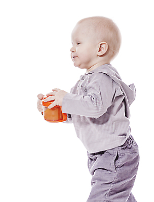 포토 JPG 해외이미지 백인 1 행복 음료 어린이 음식 건강 한명 사람 소년 물 금발 주스 기쁨 회색 우유 마시기 흰색 아기 핥기 작음 플라스틱 자르기 먹기 걸음마 고립 돌봄 수유 천진난만 해외202004 해외포토 자연요소 서양인 헤어스타일 남자 감정 컬러 컨셉 모션 재질 유제품 크기 파일형식 이미지허브