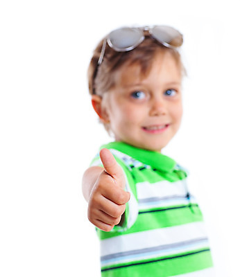 포토 JPG 해외이미지 백인 캐릭터 1 응시 옷 남자 행복 안경 얼굴 어린이 백그라운드 장난 놀이 한명 사람 소년 세로 초록색 금발 선글라스 햇빛 귀여움 기쁨 흰색 표현 아기 작음 시원함 고립 천진난만 치프 해외202004 해외포토 서양인 헤어스타일 시선 잡화 감정 컬러 컨셉 신체부위 태양 크기 파일형식 이미지허브