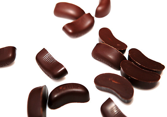 포토 JPG 해외이미지 모양 음식 조각 백그라운드 크리스마스 2 패턴 추상 디저트 발렌타인데이 사탕 선물 사랑 이벤트 사람없음 장식 갈색 초콜릿 검은색 어둠 기쁨 우유 흰색 하트 달콤 맛 유혹 설탕 배열 먹기 심볼 묘사 질감 칼로리 코코아 중독 고립 카카오 해로움 해외202004 해외포토 기념일 감정 음료 컬러 컨셉 무늬 모션 데이이벤트 유제품 파일형식 이미지허브