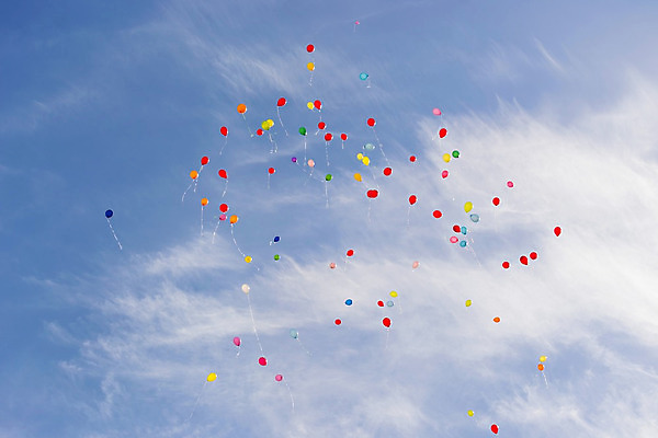 포토 JPG 해외이미지 디자인 기념일 선 백그라운드 오렌지 하늘 추상 휴가 미술 이벤트 사람없음 장식 빨간색 초록색 파란색 빛 컬러풀 파티 축제 페인트 놀람 경기장 거품 기쁨 흰색 축하 뜨거움 생일 그룹 풍선 여의주 헬륨 많음 해외202004 해외포토 감정 컬러 컨셉 무늬 과일 스포츠시설 문화예술 표정 원소 파일형식 이미지허브