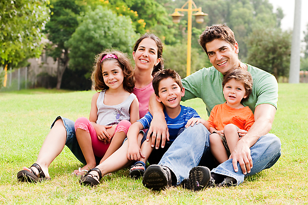 포토 JPG 해외이미지 백인 라이프스타일 공원 여자 남자 딸 행복 아들 어린이 포즈 컨셉 가족 자연 엄마 함께함 미소 사람 소년 여러명 야외 초록색 여름 맑음 육아 아빠 5 해외202004 해외포토 서양인 계절 공공시설 감정 컬러 다수 관계 날씨 표정 생활 숫자 생태계 파일형식 이미지허브