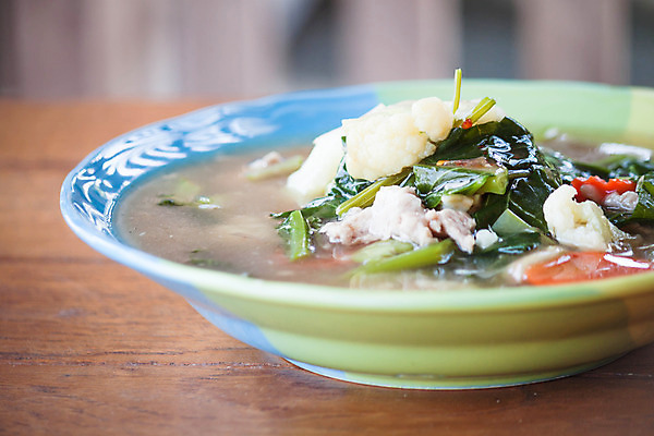포토 JPG 해외이미지 접시 아시아 문화 음식 채소 태국 콩 건강 돼지고기 요리 동양인 사람없음 초록색 주방 식당 식사 저녁식사 중국 튀김 막대기 사발 맛 먹기 향신료 국수 매움 브런치 후추 점심식사 대두 이국적 해외202004 해외포토 식기 나라 컬러 컨셉 모션 곡류 육류 인종 상점 면류 사기그릇 향미료 파일형식 이미지허브