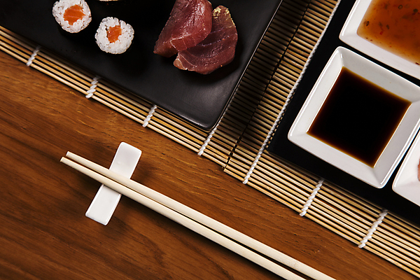 포토 JPG 해외이미지 전통 접시 아시아 문화 음식 바다 조각 다이어트 채소 밥 새우 건강 육류 어류 요리 동양인 사람없음 식당 일본 식사 저녁식사 초밥 신선 맛 먹기 해산물 크림 묘사 날것 롤 연어 생강 캐비아 해외202004 해외포토 식기 나라 컨셉 식재료 모션 갑각류 인종 상점 수중동물 일본음식 파일형식 이미지허브