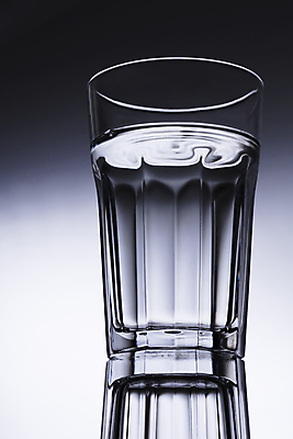 포토 JPG 해외이미지 음료 백그라운드 다이어트 유리 건강 사람없음 컵 물 파란색 반사 파티 식당 얼음 공백 추위 흰색 신선 투명 액체 붓기 우아함 떨어짐 시원함 갈증 크리스탈 순수 오브젝트 싱글 상쾌 심플 내추럴 고립 스플래쉬 스타일 해외202004 해외포토 자연요소 식기 감정 컬러 컨셉 모션 재질 이벤트 상점 광석 파일형식 이미지허브