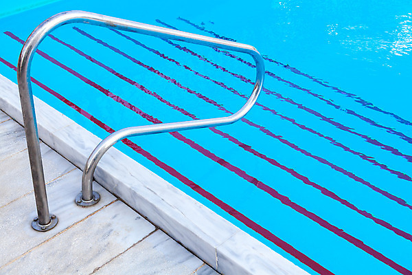 포토 JPG 해외이미지 계절 물결 바다 여행 자연 하늘 호텔 휴가 휴식 주택 수영장 손바닥 풍경 사람없음 야외 가로 초록색 물 여름 파란색 빛 컬러풀 햇빛 태양 반사 수영 스파 침묵 목욕 고급 빌라 휴양지 이국적 터키석 해외202004 해외포토 자연요소 손 컬러 컨셉 숙소 건물 소리 청결 장소 수상스포츠 보석 생태계 파일형식 이미지허브