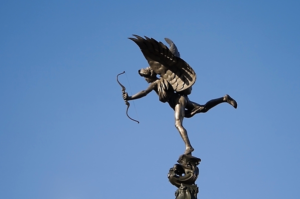 포토 JPG 해외이미지 전통 유럽 문화 조각 관계 영국 잉글랜드 발렌타인데이 사랑 미술 사람없음 파란색 조각상 피규어 런던 신화 그리스인 천연기념물 해외202004 해외포토 서양인 감정 나라 컬러 데이이벤트 문화예술 조형물 미니어처 파일형식 이미지허브