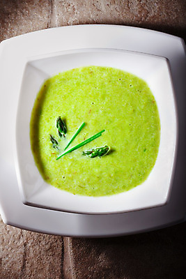 포토 JPG 해외이미지 음식 채소 사람없음 세로 초록색 사발 수프 크림 아스파라거스 건강식 채식주의자 해외202004 해외포토 컬러 사기그릇 채식 파일형식 이미지허브