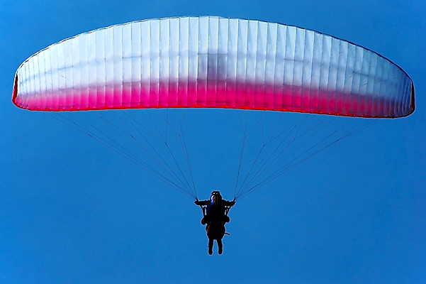 포토 JPG 해외이미지 남자 스포츠 포즈 2 교통시설 하늘 바람 날씨 양말 비행기 경고 사람 풍경 사람없음 야외 빨간색 우주 자유 흰색 비행 깃발 공항 지시 위험 방향 가득함 측정 사인 속도 흥분 신호 낙하산 봉 원뿔 글라이더 착륙 해외202004 해외포토 자연요소 도형 감정 컬러 교통 컨셉 항공교통 모션 대중교통 시설 파일형식 이미지허브