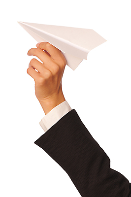 포토 JPG 해외이미지 구름 손 종이 컨셉 비즈니스 손가락 교통시설 놀이 협력 비행기 아이디어 창조 사람 정장 사람없음 장난감 검은색 자유 흰색 잡기 작업 비즈니스우먼 던지기 대표 오브젝트 속도 시작 팔 점심식사 단절 염원 접기 해외202004 해외포토 자연요소 옷 여자 컬러 교통 항공교통 모션 대중교통 신체부위 식사 직장인 시설 파일형식 이미지허브