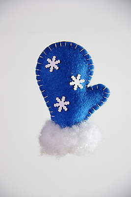 포토 JPG 해외이미지 전통 장갑 백그라운드 크리스마스 겨울 휴가 사람없음 장식 빨간색 파란색 빛 컬러풀 추위 흰색 축하 고립 노엘 해외202004 해외포토 잡화 계절 기념일 컬러 컨셉 파일형식 이미지허브