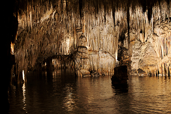 포토 JPG 해외이미지 식물 유럽 섬 여행 패턴 휴가 사람없음 정원 검은색 수확 흰색 용 만 역사 동굴 스페인 복고 엽서 빗물 우표 프랑스어 복잡 석회암 옛날 종유석 해외202004 해외포토 문자 나라 컬러 컨셉 무늬 농업 암석 비 편지 파일형식 이미지허브