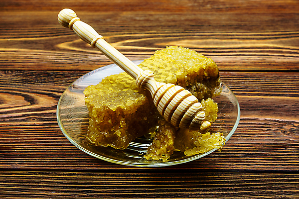 포토 JPG 해외이미지 꽃 음식 백그라운드 재료 자연 유리 디저트 건강 사람없음 목재 약 노란색 주방 숟가락 흐름 흰색 신선 항아리 투명 액체 막대기 사발 황금 붓기 달콤 맛 떨어짐 아침식사 냄비 상품 설탕 먹기 오브젝트 국자 유기농 시럽 꿀 벌집 내추럴 고립 밀랍 어려움 해외202004 해외포토 나무 식물 웰빙 컬러 컨셉 의학 모션 재질 주방용품 수저 식사 도자기 사기그릇 솥 생태계 파일형식 이미지허브