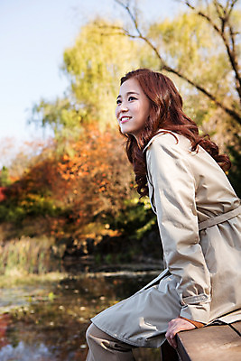 포토 JPG 주간 여자 호수 여유 휴식 한명 미소 앉기 상반신 20대 성인 야외 옆모습 한국인 가을 트렌치코트 상쾌 수목원 손짚기 파주 청년여자한명만 성인여자한명만 국내포토 자연요소 1 계절 감정 뷰포인트 컨셉 모션 표정 사람 동양인 손짓 청년 코트 경기도 여자한명만 성인여자만 청년여자만 파일형식